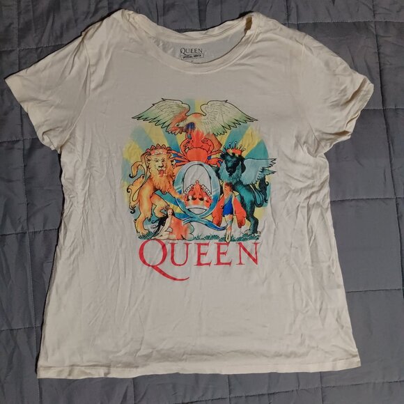 Queen Band T-Shirt Lucky Brand Graphic Tee Cream Unisex Med 2020 Official Merch - Picture 1 of 5